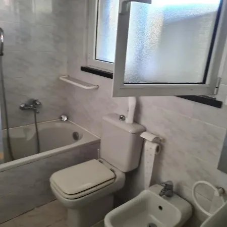 Casa Elena Bordighera, A Due Passi Dal Mare Per 4 Persone Apartman *