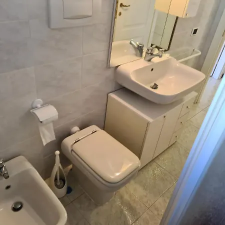 Casa Elena Bordighera, A Due Passi Dal Mare Per 4 Persone Apartman