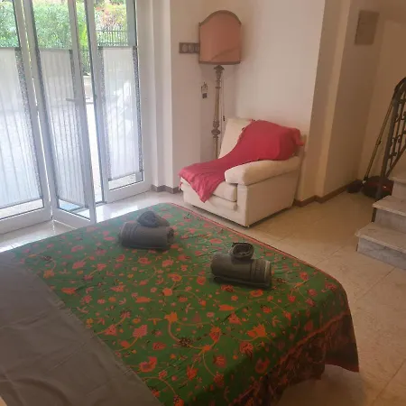 Casa Elena Bordighera, A Due Passi Dal Mare Per 4 Persone Apartman *